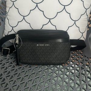 Brand new Michael Kors tommy bag without tag.